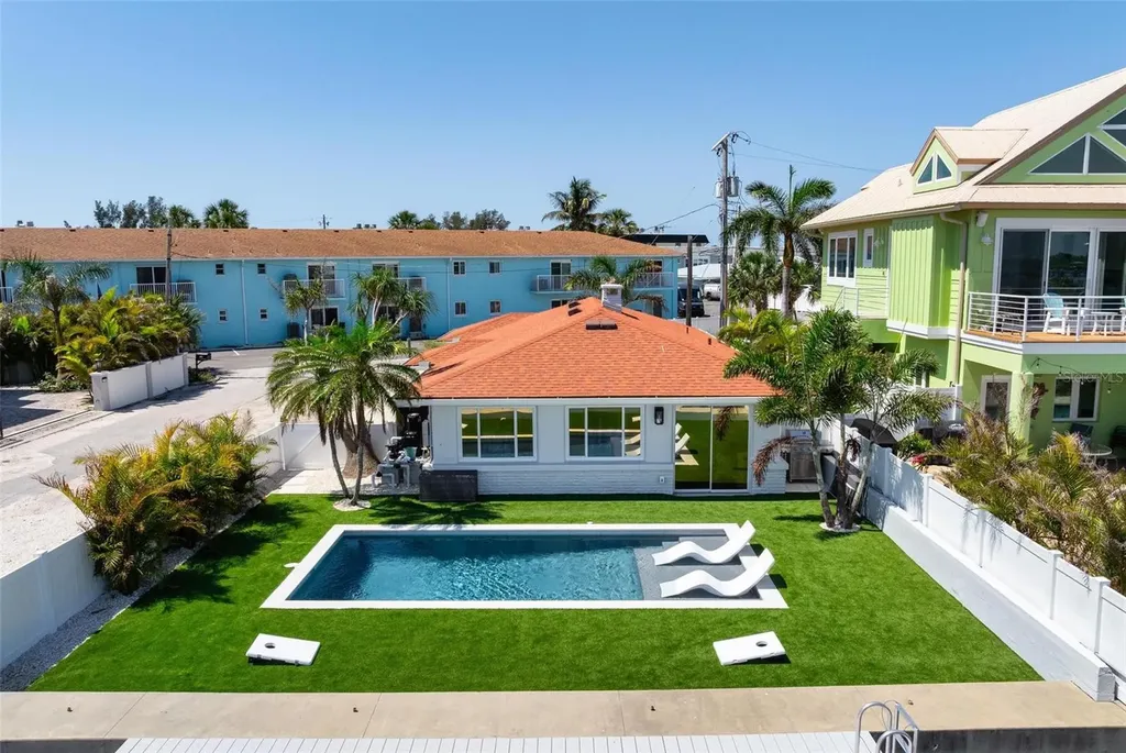 118 9th Street N Bradenton Beach FL 34217