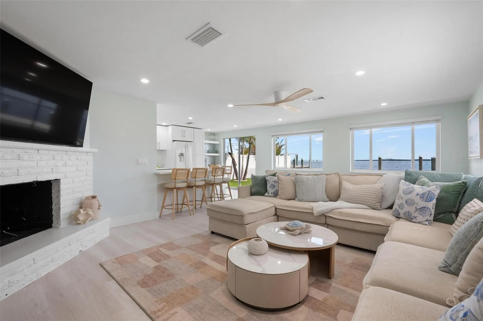 118 9th Street N Bradenton Beach FL 34217