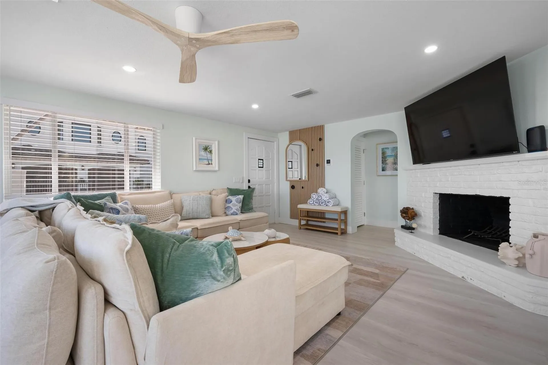 118 9th Street N Bradenton Beach FL 34217