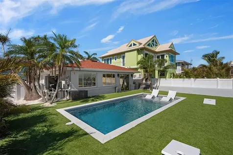 118 9th Street N Bradenton Beach FL 34217