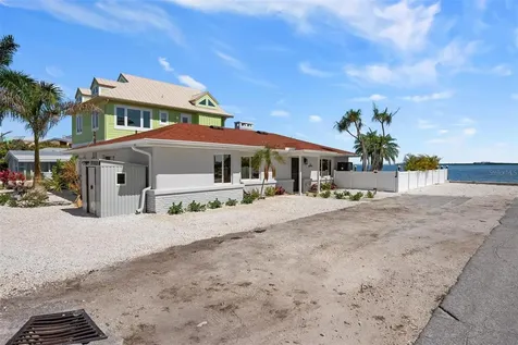 118 9th Street N Bradenton Beach FL 34217