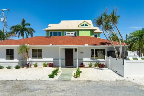 118 9th Street N Bradenton Beach FL 34217