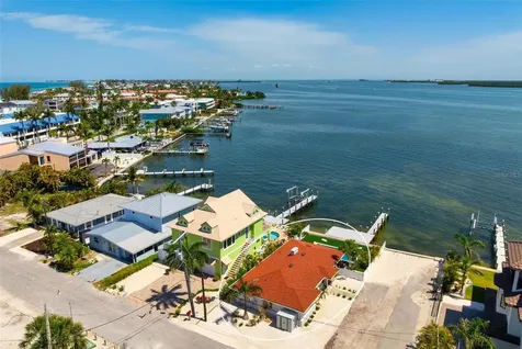 118 9th Street N Bradenton Beach FL 34217