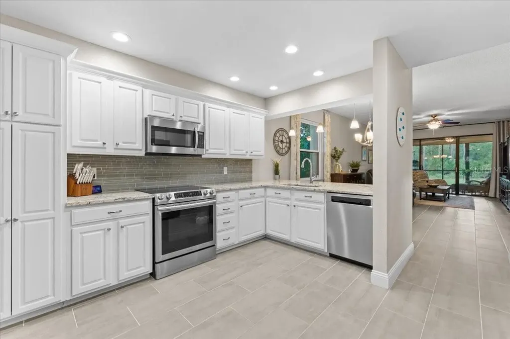 10 Shamrock Way Oldsmar FL 34677