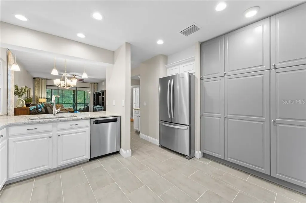 10 Shamrock Way Oldsmar FL 34677