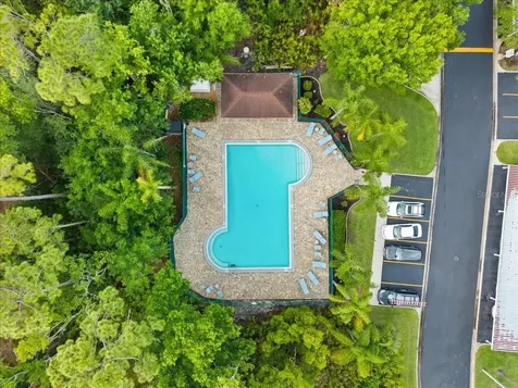10 Shamrock Way Oldsmar FL 34677