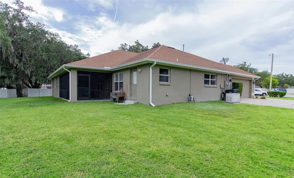 2602 Blackwater Oaks Lane Mulberry FL 33860
