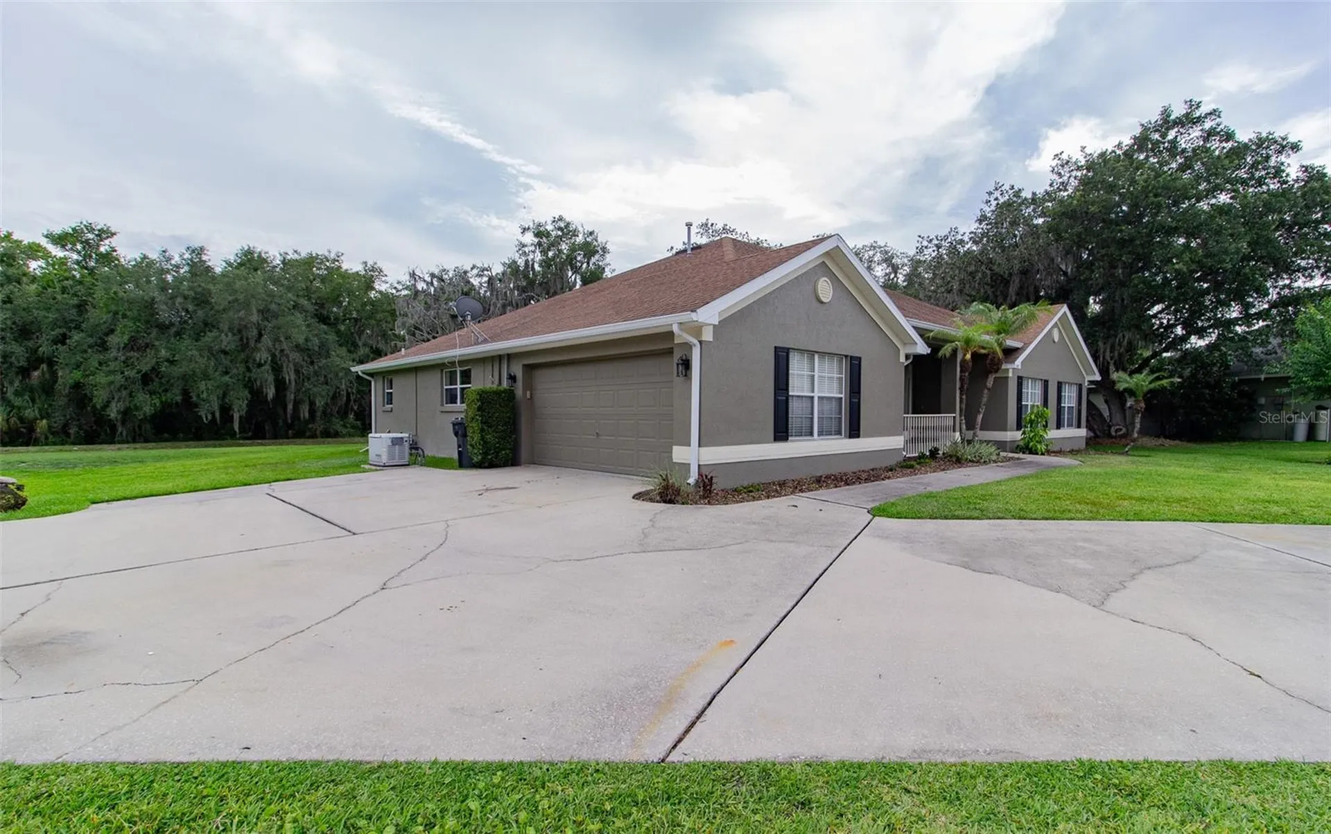 2602 Blackwater Oaks Lane Mulberry FL 33860