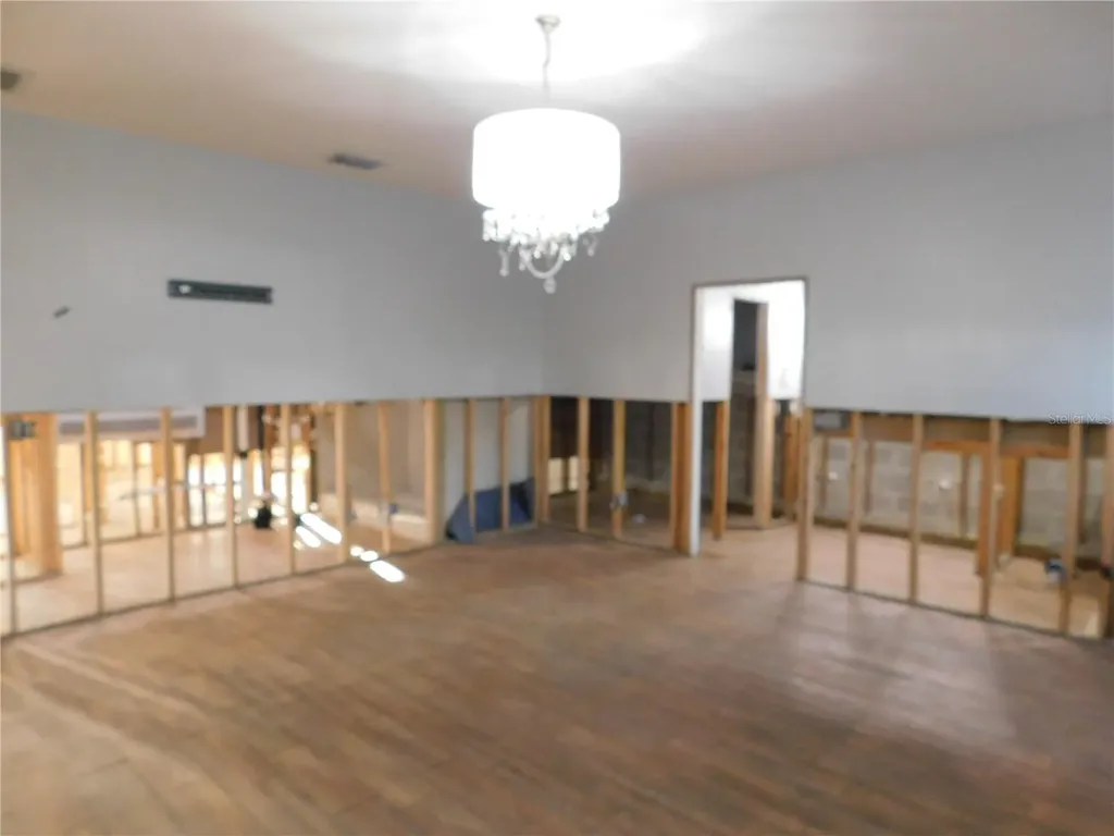 2525 N Valrico Road Seffner FL 33584