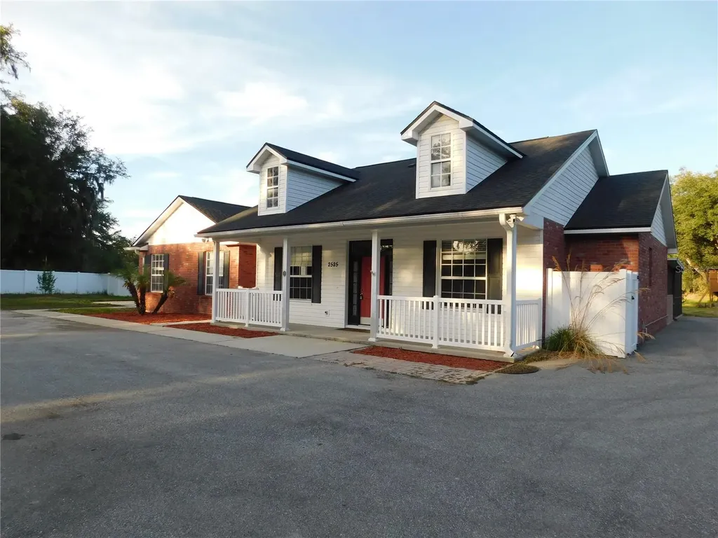 2525 N Valrico Road Seffner FL 33584