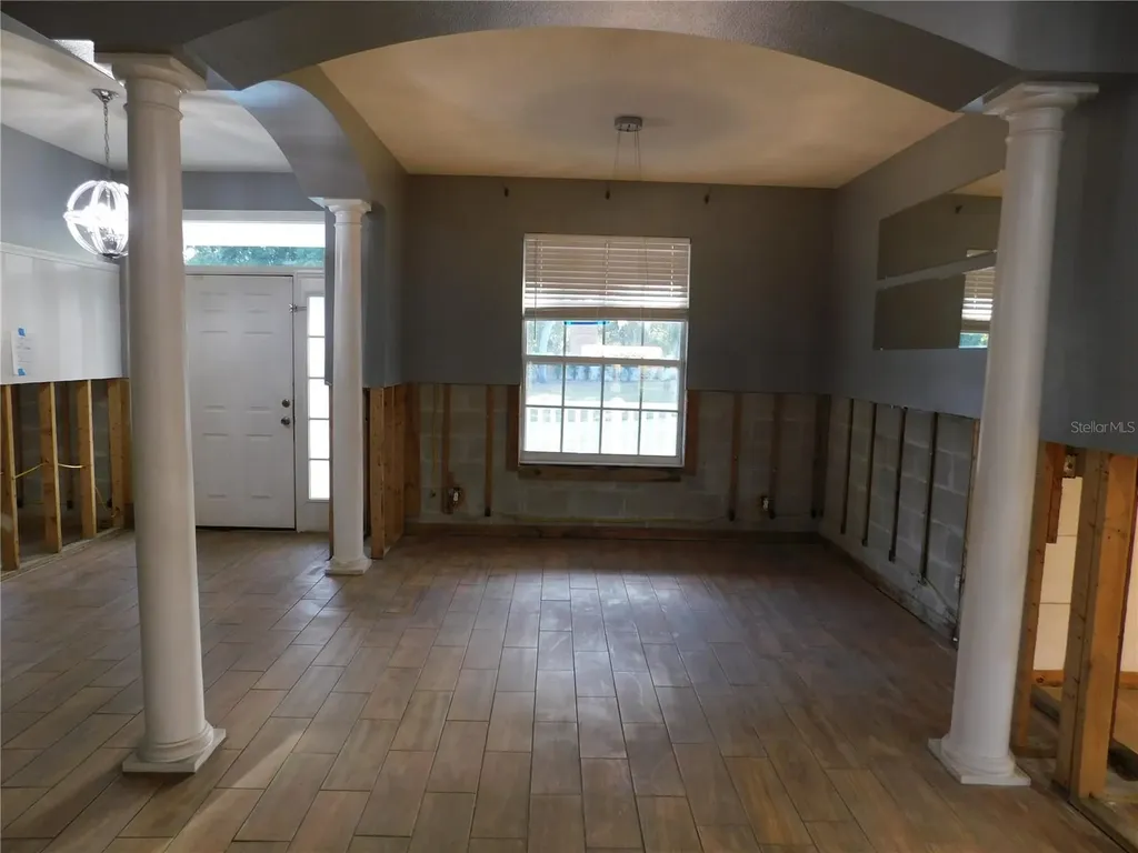 2525 N Valrico Road Seffner FL 33584