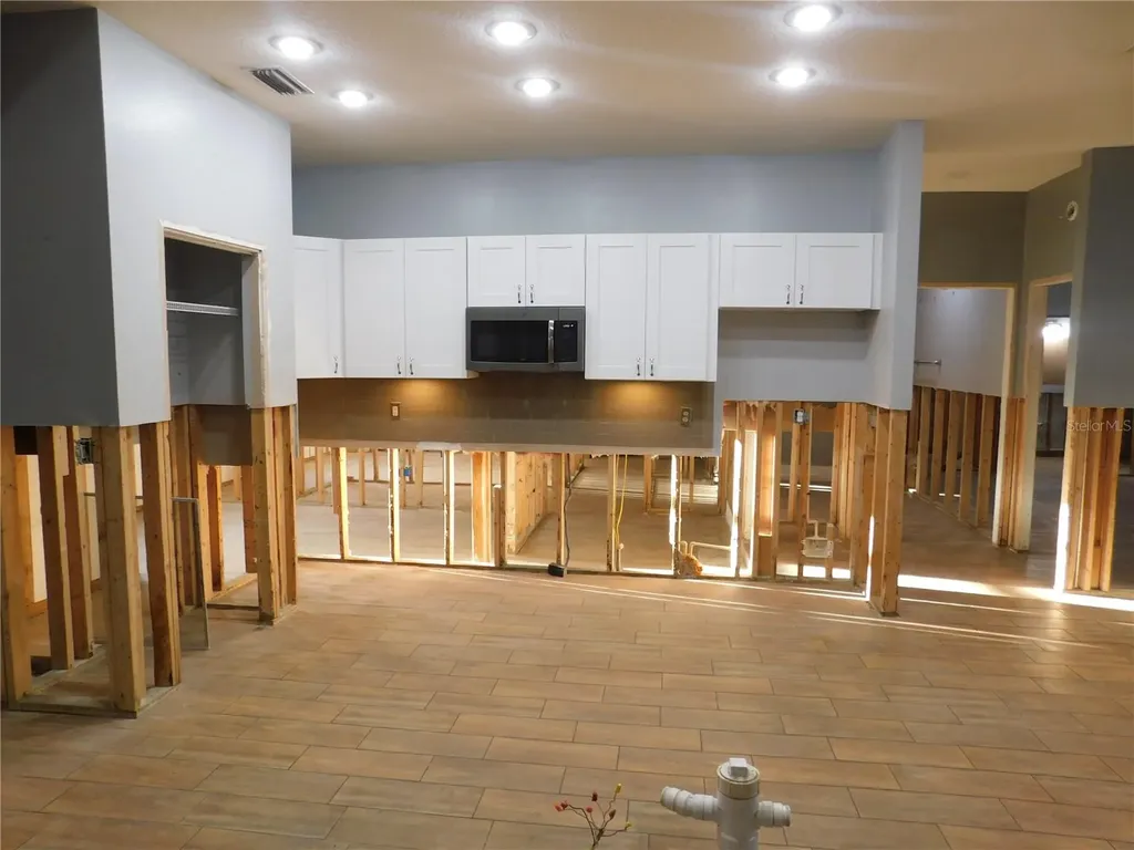 2525 N Valrico Road Seffner FL 33584