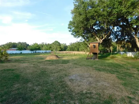 2525 N Valrico Road Seffner FL 33584