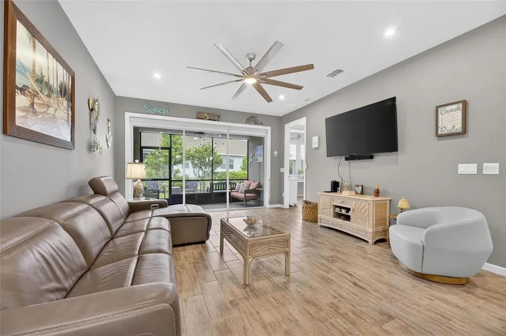 3766 Laughing Dove Avenue Sun City Center FL 33573