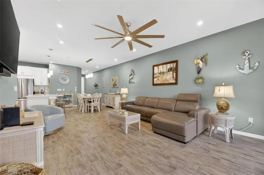 3766 Laughing Dove Avenue Sun City Center FL 33573