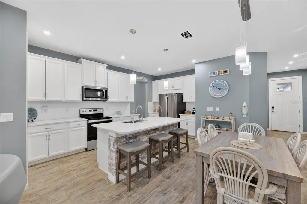 3766 Laughing Dove Avenue Sun City Center FL 33573
