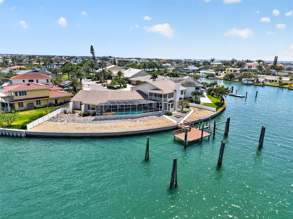 3111 Wedgewood Drive Belleair Beach FL 33786