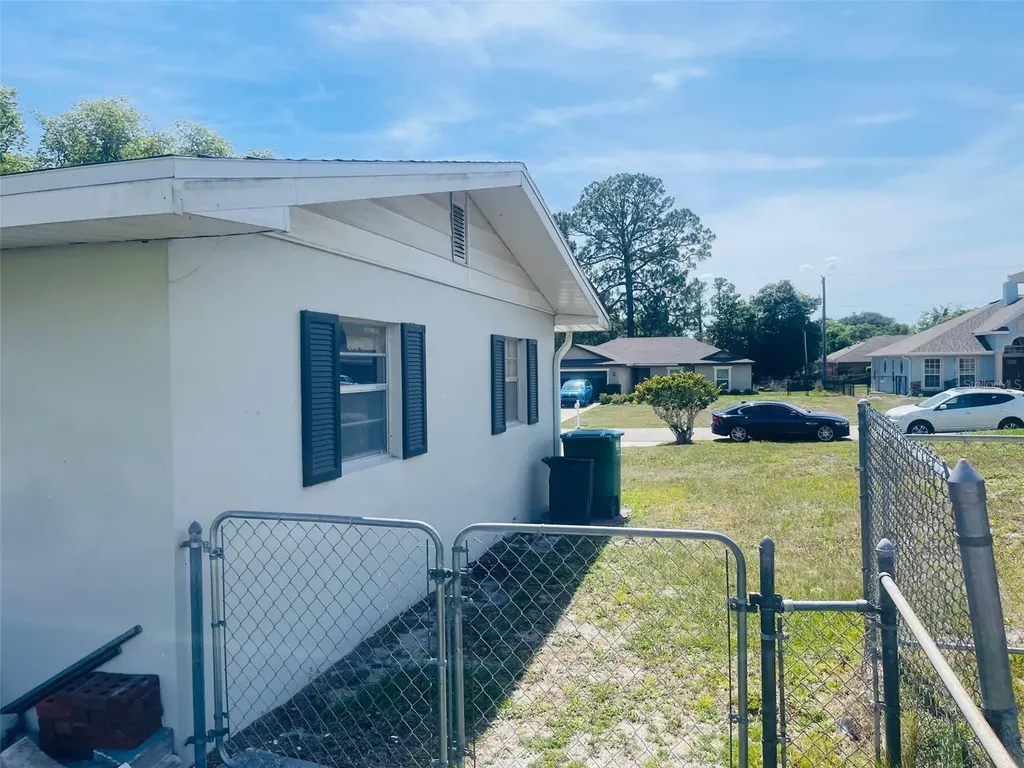 999 Eleanor Avenue Deltona FL 32725
