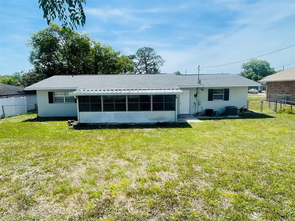 999 Eleanor Avenue Deltona FL 32725