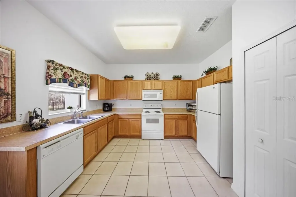 532 Genoa Drive Kissimmee FL 34759