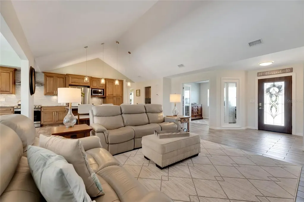 2002 E View Drive Sun City Center FL 33573