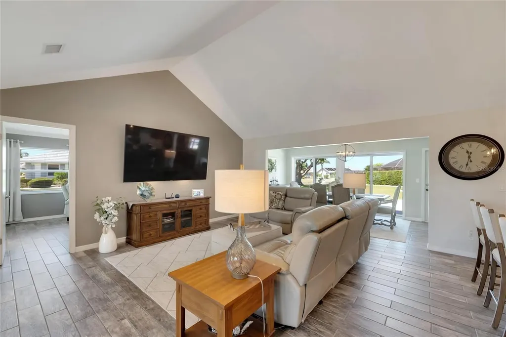 2002 E View Drive Sun City Center FL 33573