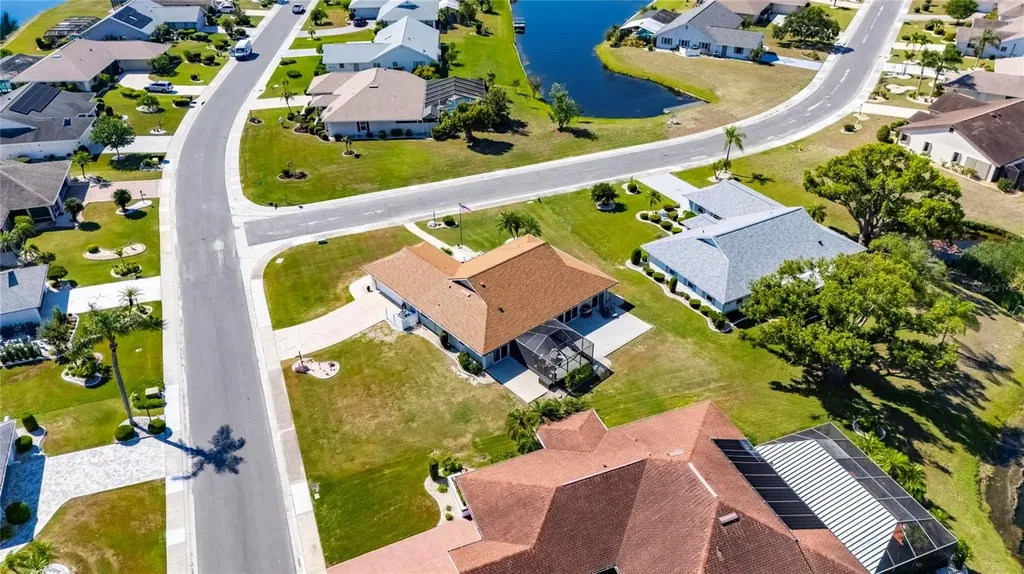 2002 E View Drive Sun City Center FL 33573