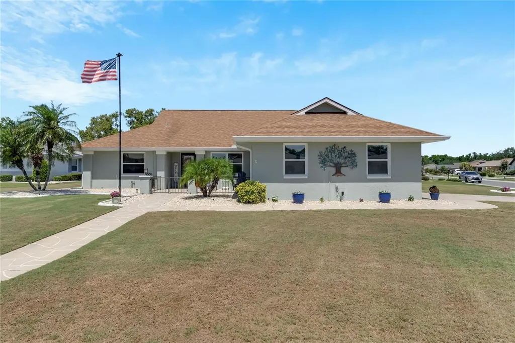 2002 E View Drive Sun City Center FL 33573
