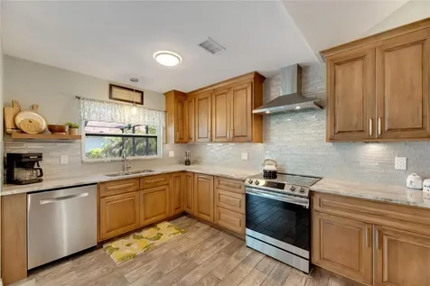 2002 E View Drive Sun City Center FL 33573