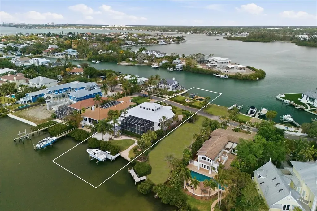 4034 Roberts Point Road Sarasota FL 34242