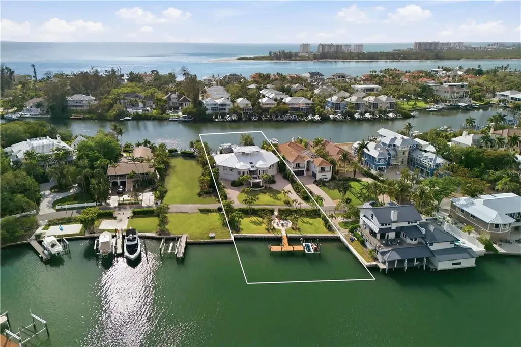 4034 Roberts Point Road Sarasota FL 34242