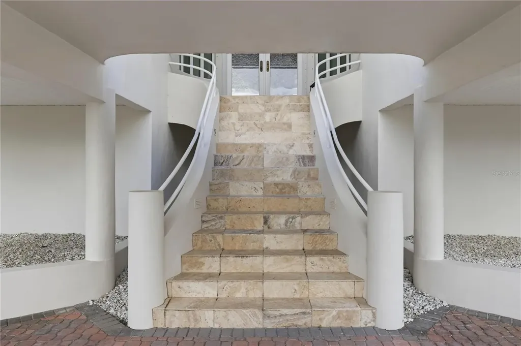 4034 Roberts Point Road Sarasota FL 34242