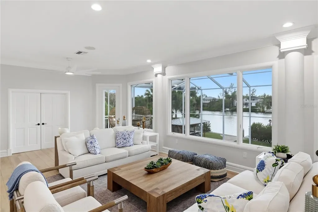 4034 Roberts Point Road Sarasota FL 34242
