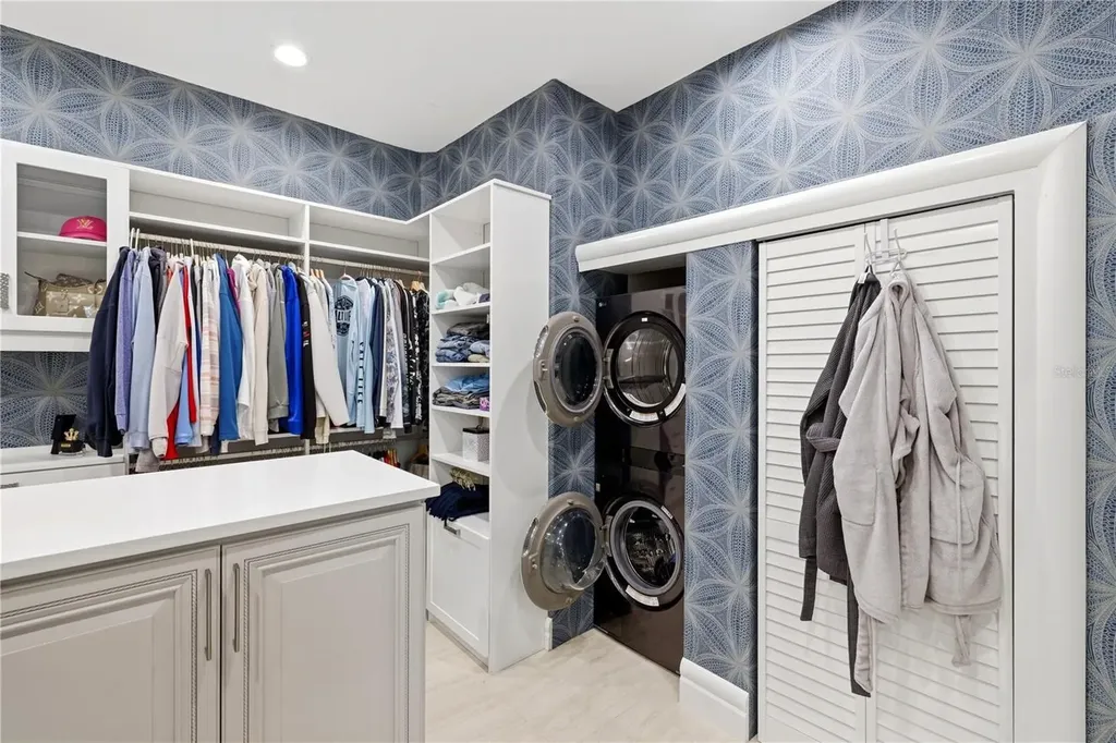 4034 Roberts Point Road Sarasota FL 34242