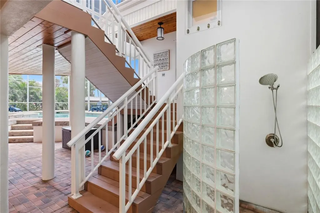 4034 Roberts Point Road Sarasota FL 34242