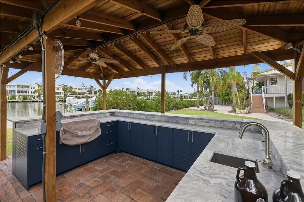 4034 Roberts Point Road Sarasota FL 34242