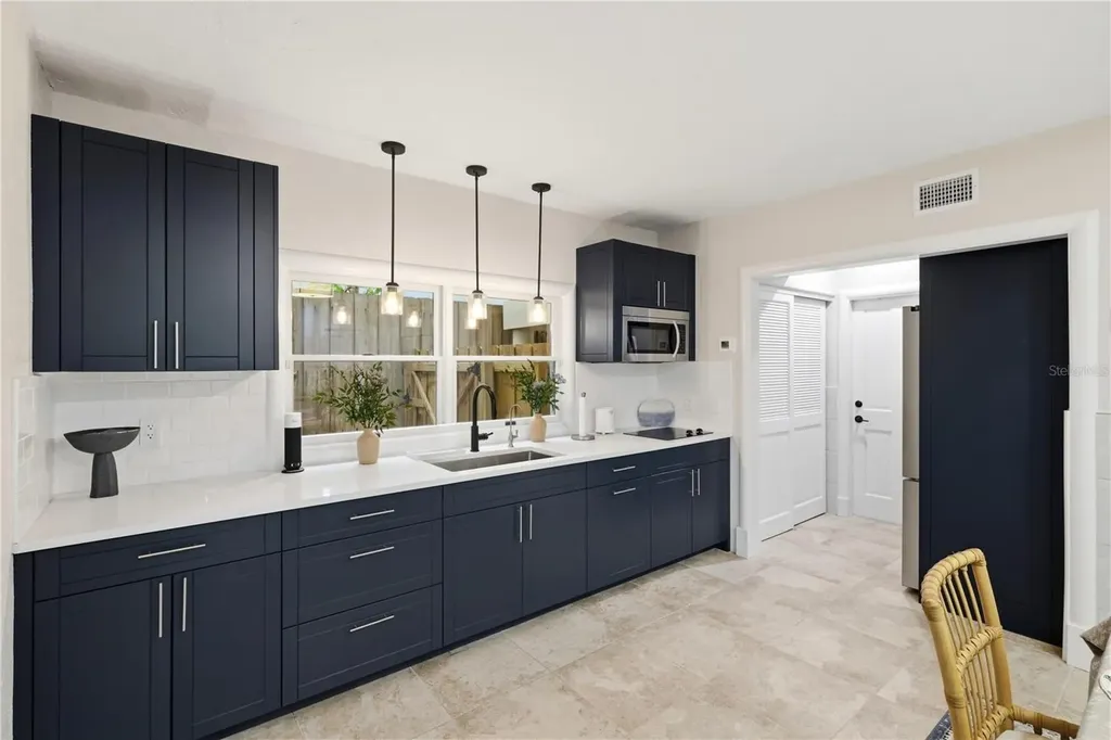 4034 Roberts Point Road Sarasota FL 34242
