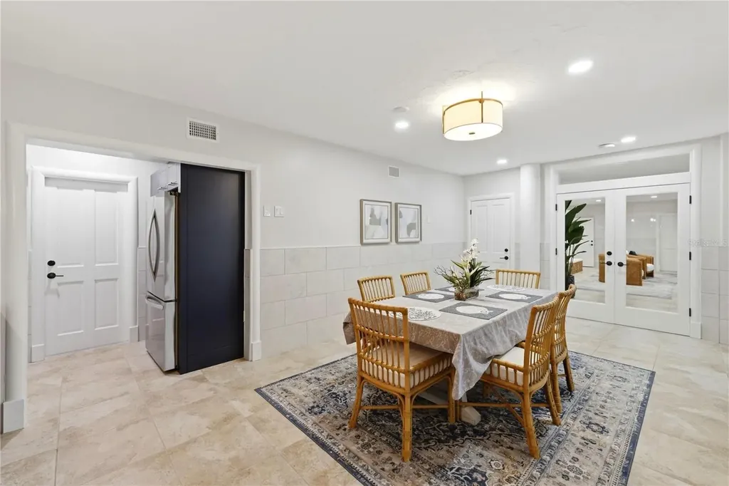 4034 Roberts Point Road Sarasota FL 34242