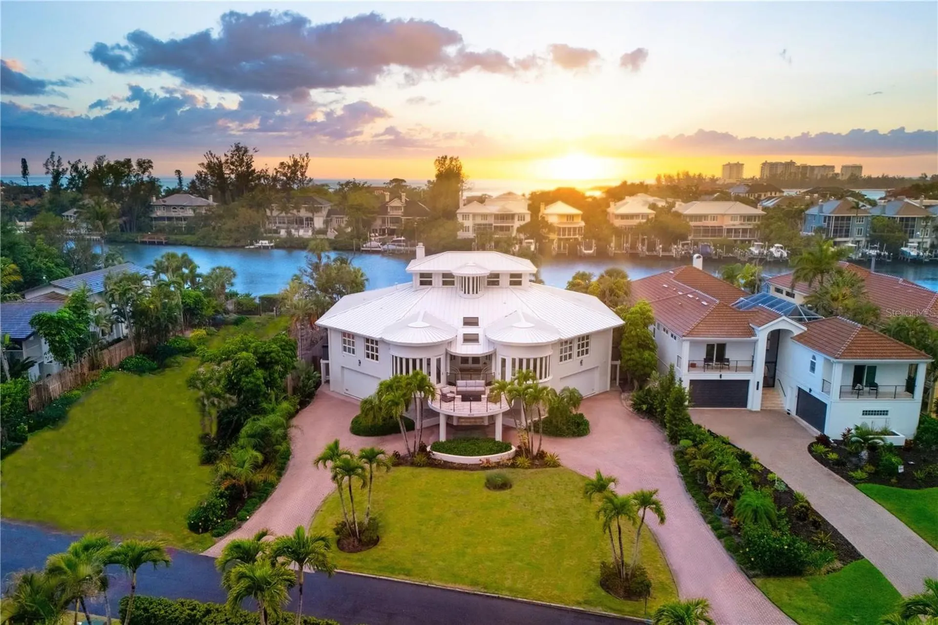 4034 Roberts Point Road Sarasota FL 34242