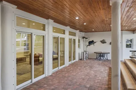 4034 Roberts Point Road Sarasota FL 34242