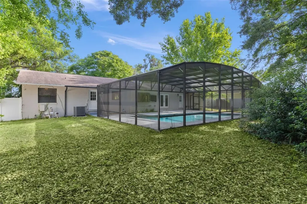 307 W Berckman Street Fruitland Park FL 34731