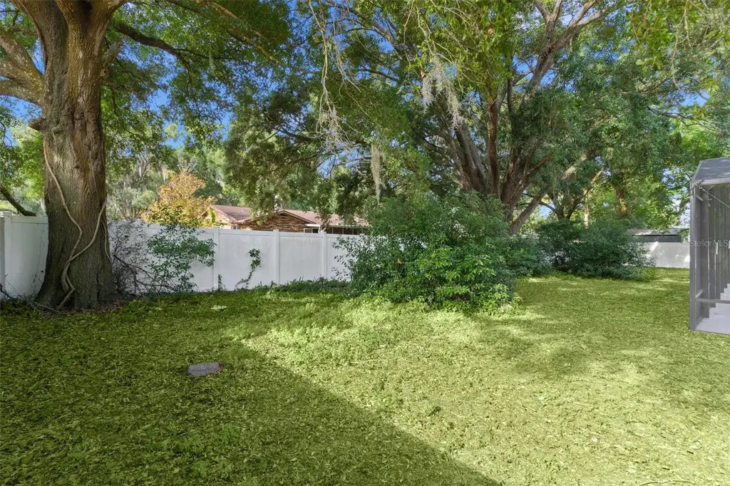 307 W Berckman Street Fruitland Park FL 34731