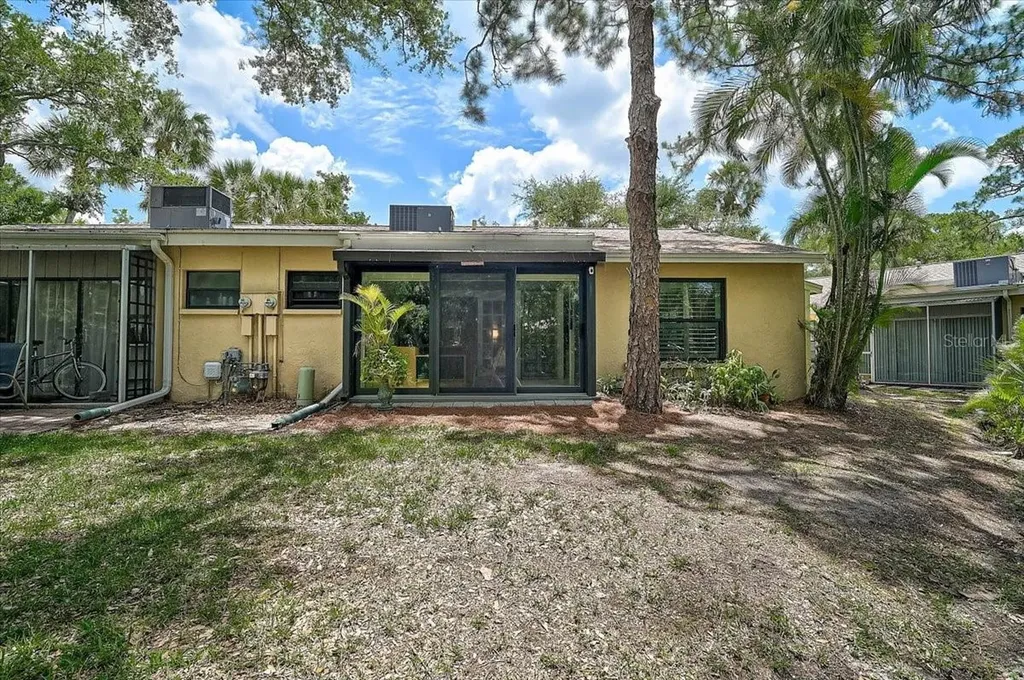 5033 Village Gardens Drive Sarasota FL 34234