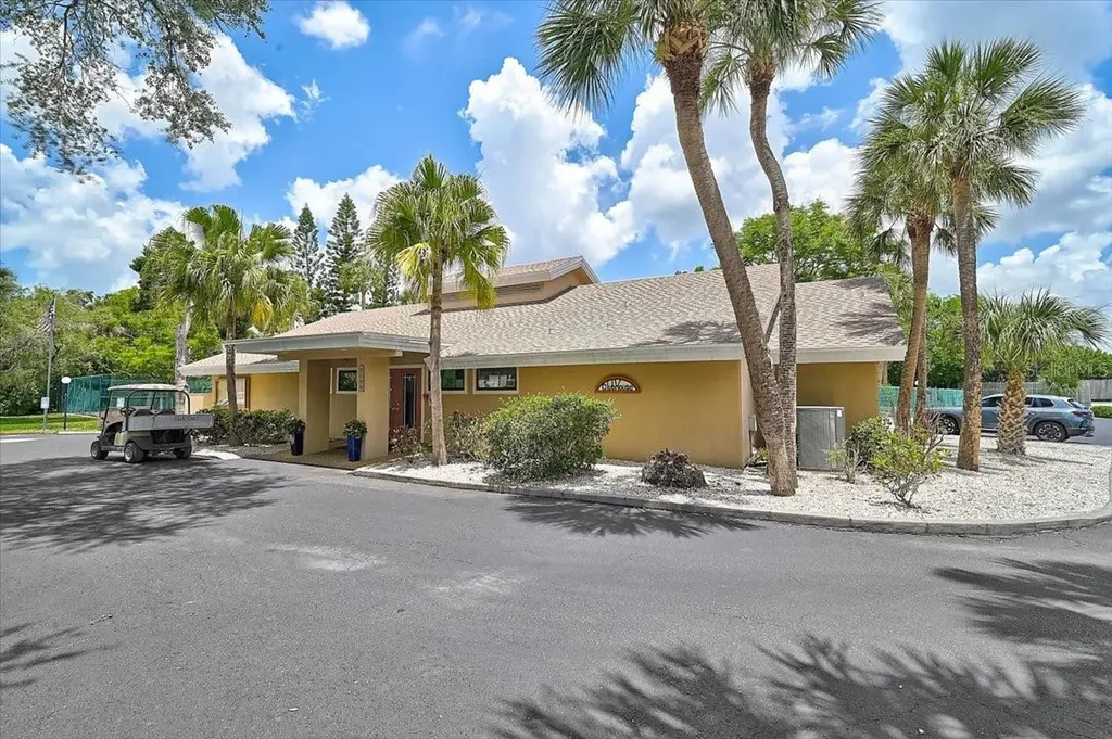 5033 Village Gardens Drive Sarasota FL 34234