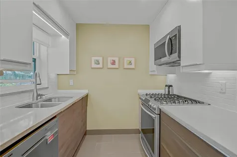5033 Village Gardens Drive Sarasota FL 34234