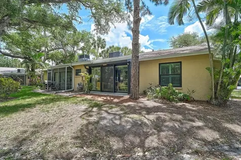 5033 Village Gardens Drive Sarasota FL 34234
