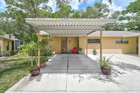 5033 Village Gardens Drive Sarasota FL 34234