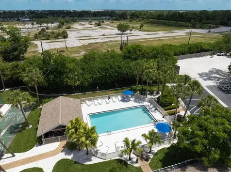 5033 Village Gardens Drive Sarasota FL 34234