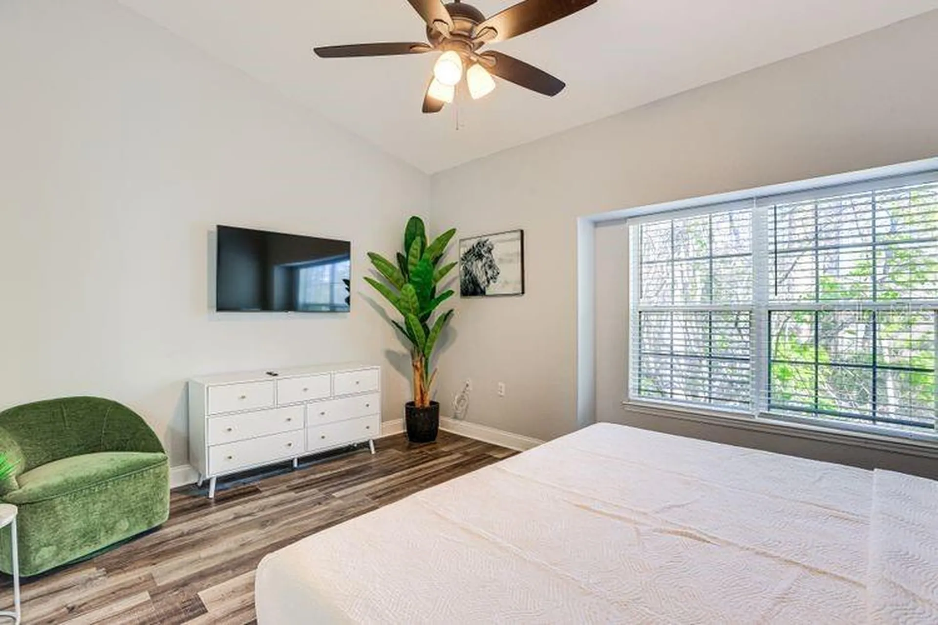 4988 NW 43rd Avenue Gainesville FL 32606