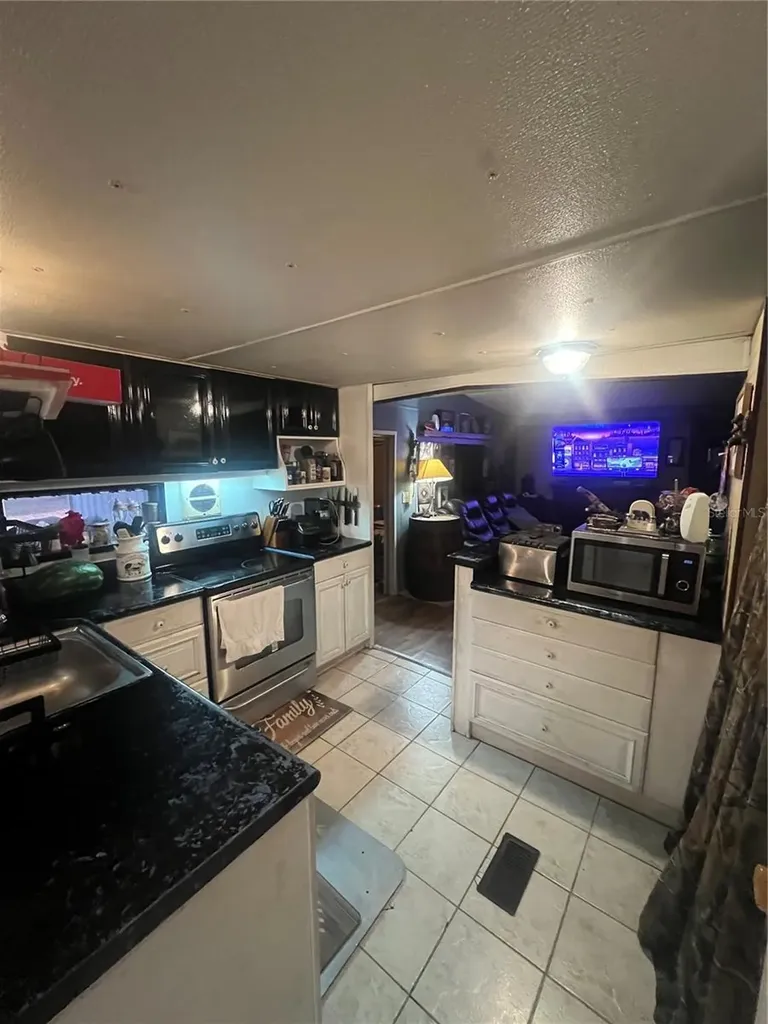 4021 Lowell Lane Zephyrhills FL 33541